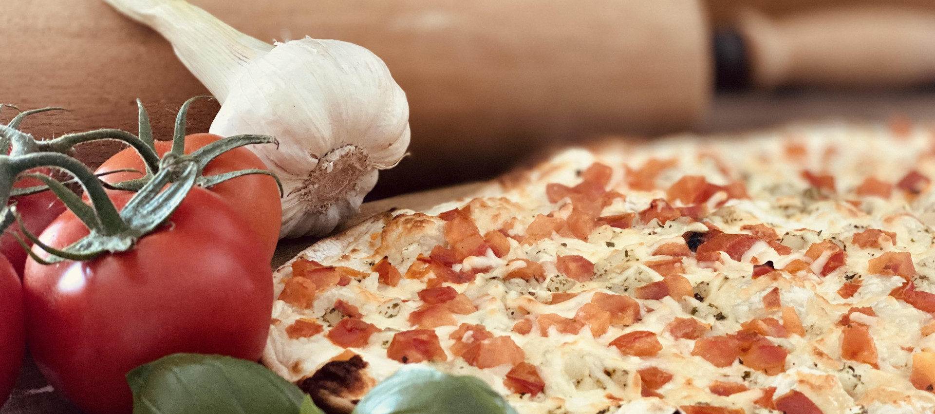 Flammenkuchen des Monats - Tomate-Mozzi